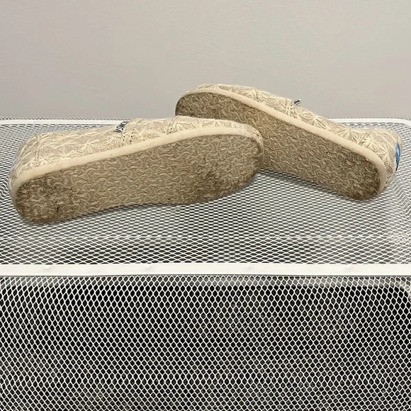 Shoes - Picture 3 of 5